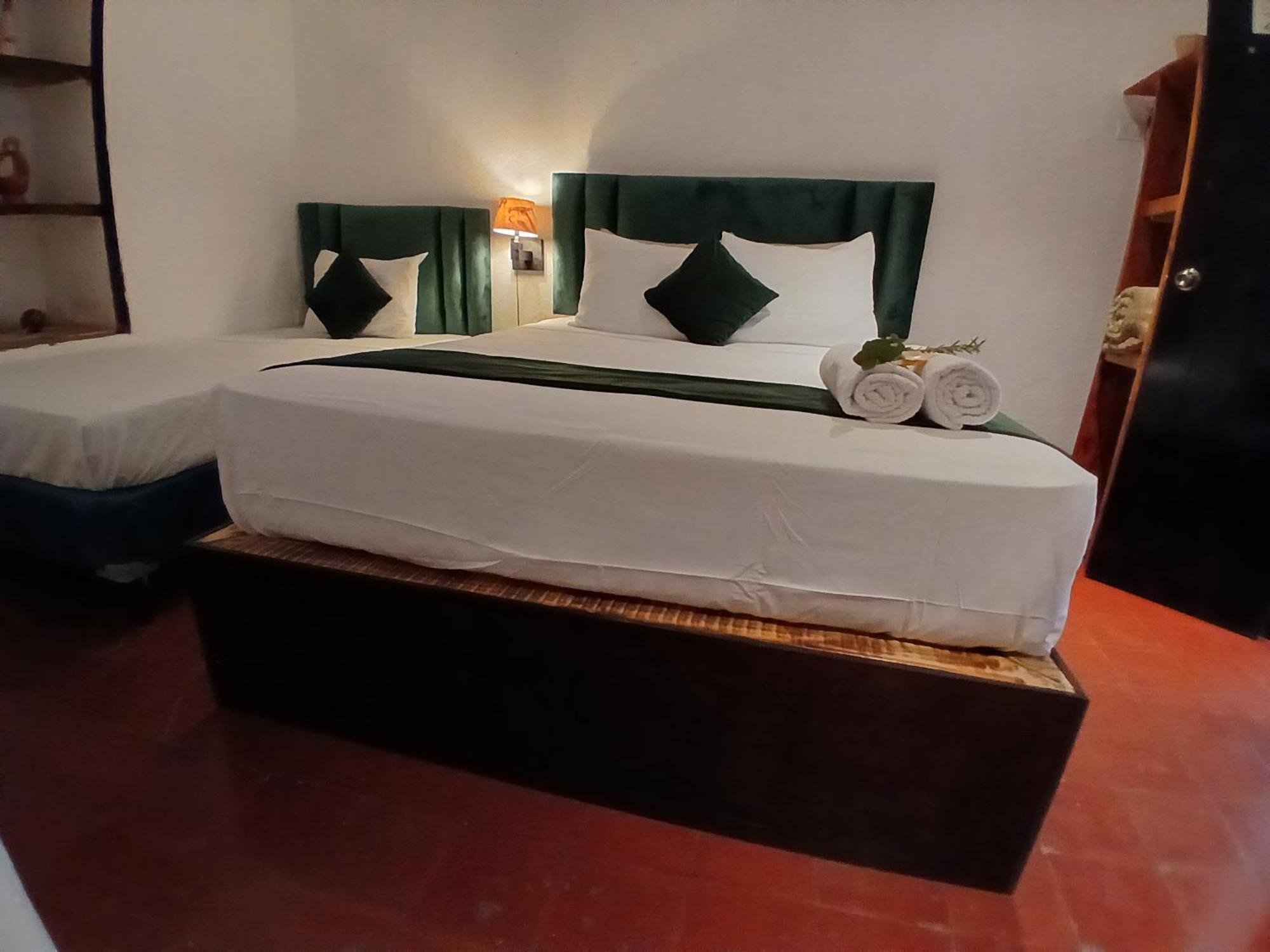 Hotel La Xinca Antigua Bagian luar foto