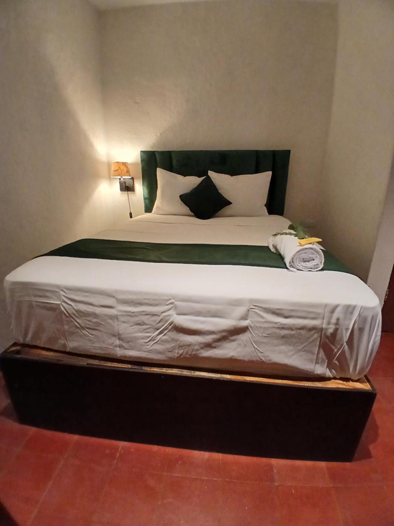 Hotel La Xinca Antigua Bagian luar foto